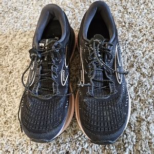 Brooks Women's Tennis Shoes, size 9.5